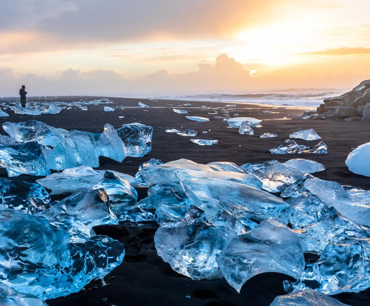 Les blocs de glace de la plage de diamants du Jokulsarlon