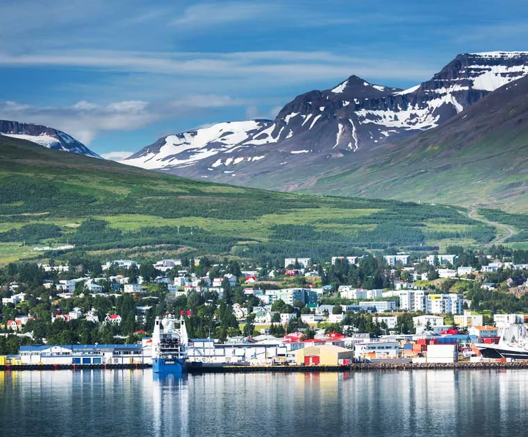 Akureyri et ses montagnes