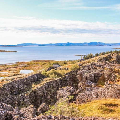 Faille entre les plaques techtoniques eurasienne et nord-américaine à Thingvellir
