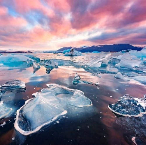 La plage de diamants du lagon glaciaire Jokulsarlon