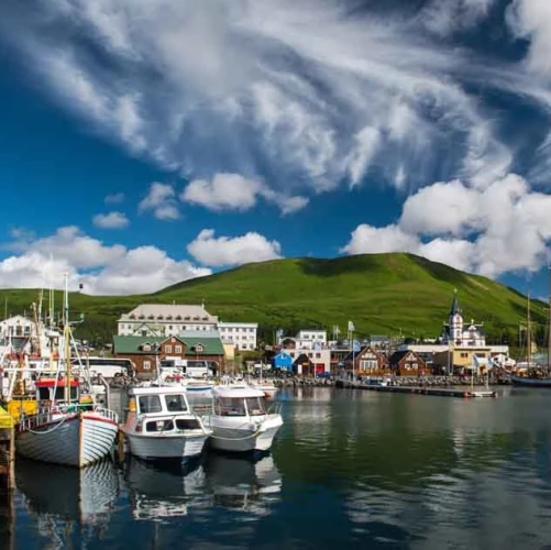 Bateaux dans le port d'Husavik