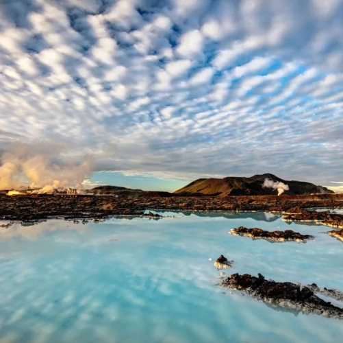 Les eaux bleues du Blue Lagoon