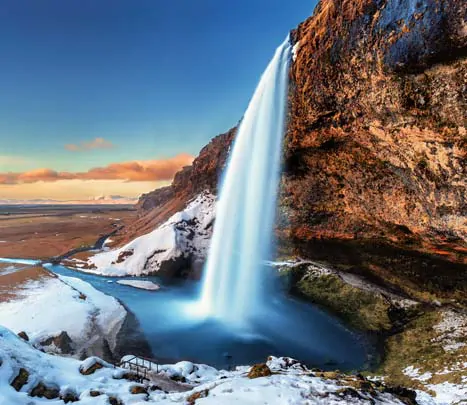 Les chutes de Seljalandsfoss en hiver
