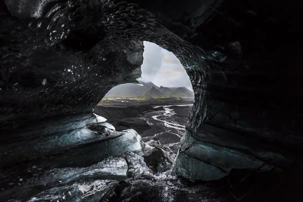 Une grotte de glace du volcan Katla, sur la calotte glaciaire du Myrdasljökull
