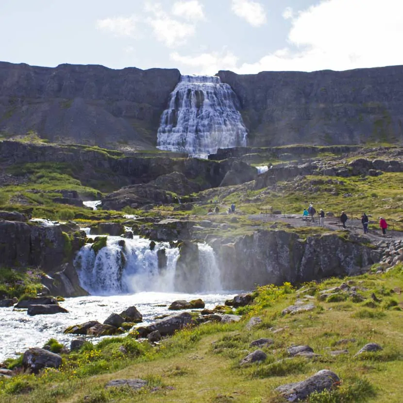 La cascade de Dyjnadi dans les fjords de l'Ouest islandais