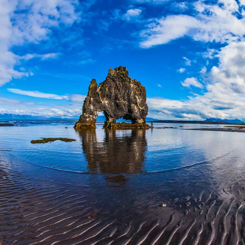 Le rocher de Hvitserkur en Islande