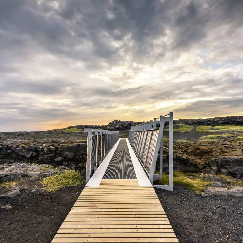 Le pont entre deux continents en Islande 