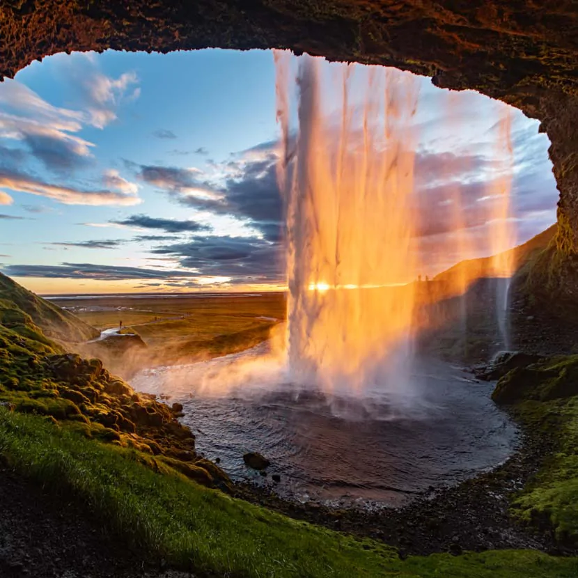 La cascade de Seljalandsfoss en Islande