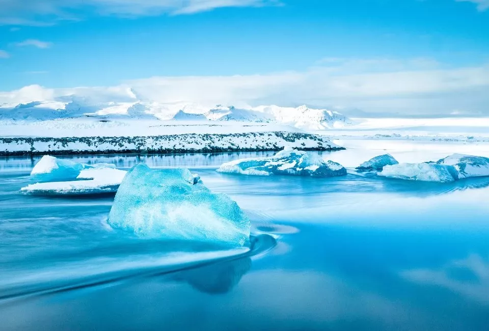 Icebergs, volcans et aurores boréales